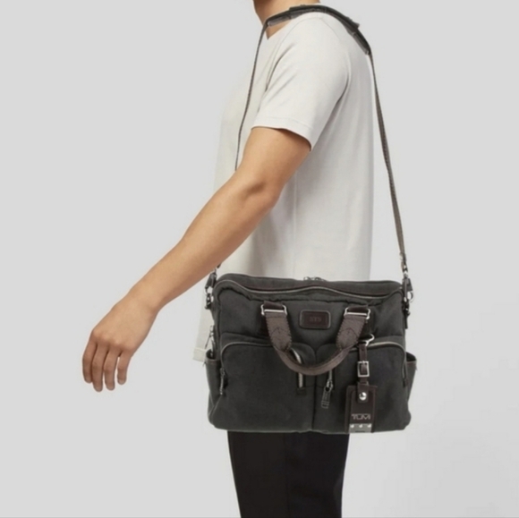 Tumi Messenger Laptop Bag Travel Set - Picture 16 of 16